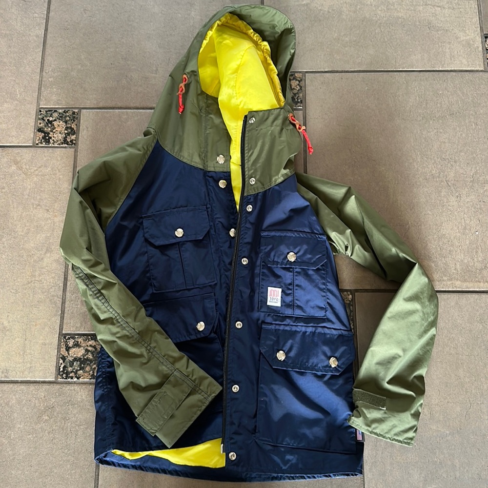 Women’s TOPO rain jacket Small